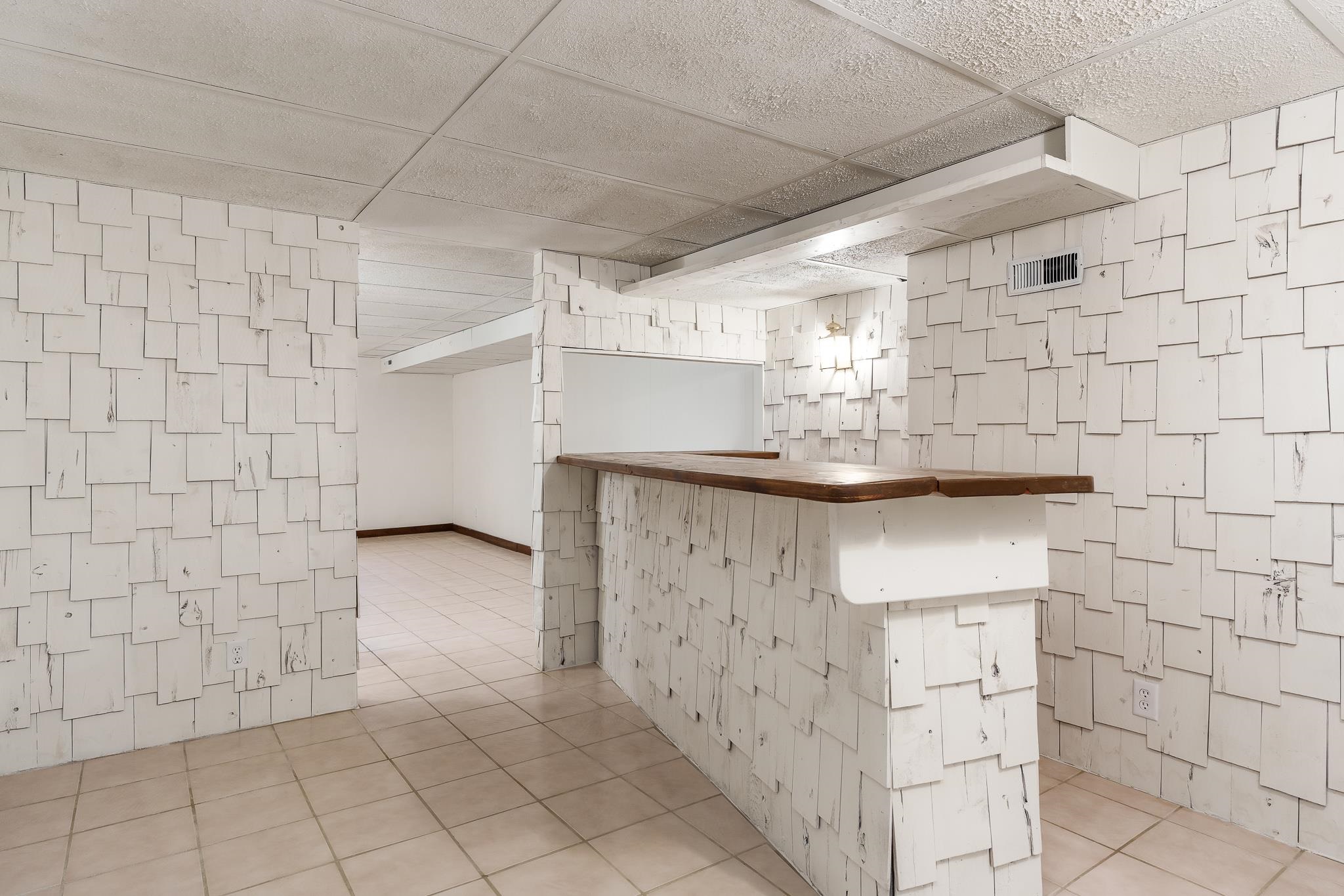 Rockford, Illinois 61108, United States, 3 Bedrooms Bedrooms, ,2 BathroomsBathrooms,Residential,Pending,44326