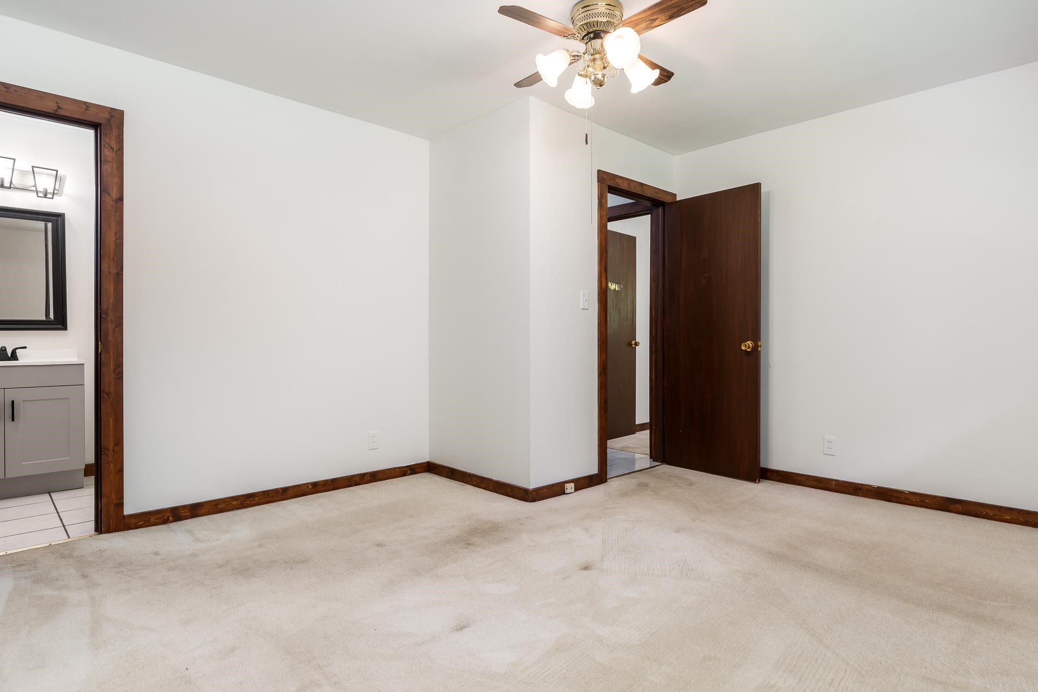 Rockford, Illinois 61108, United States, 3 Bedrooms Bedrooms, ,2 BathroomsBathrooms,Residential,Pending,44326