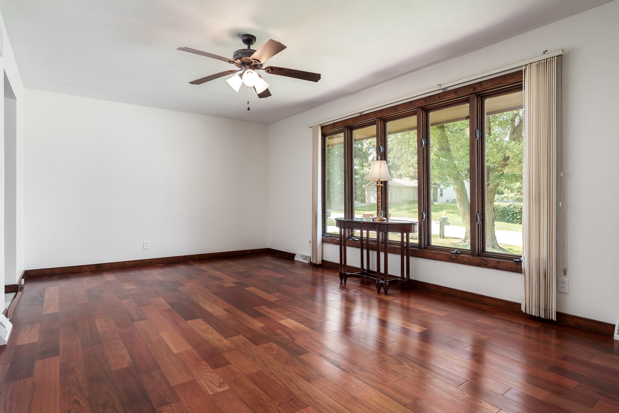 Rockford, Illinois 61108, United States, 3 Bedrooms Bedrooms, ,2 BathroomsBathrooms,Residential,Pending,44326