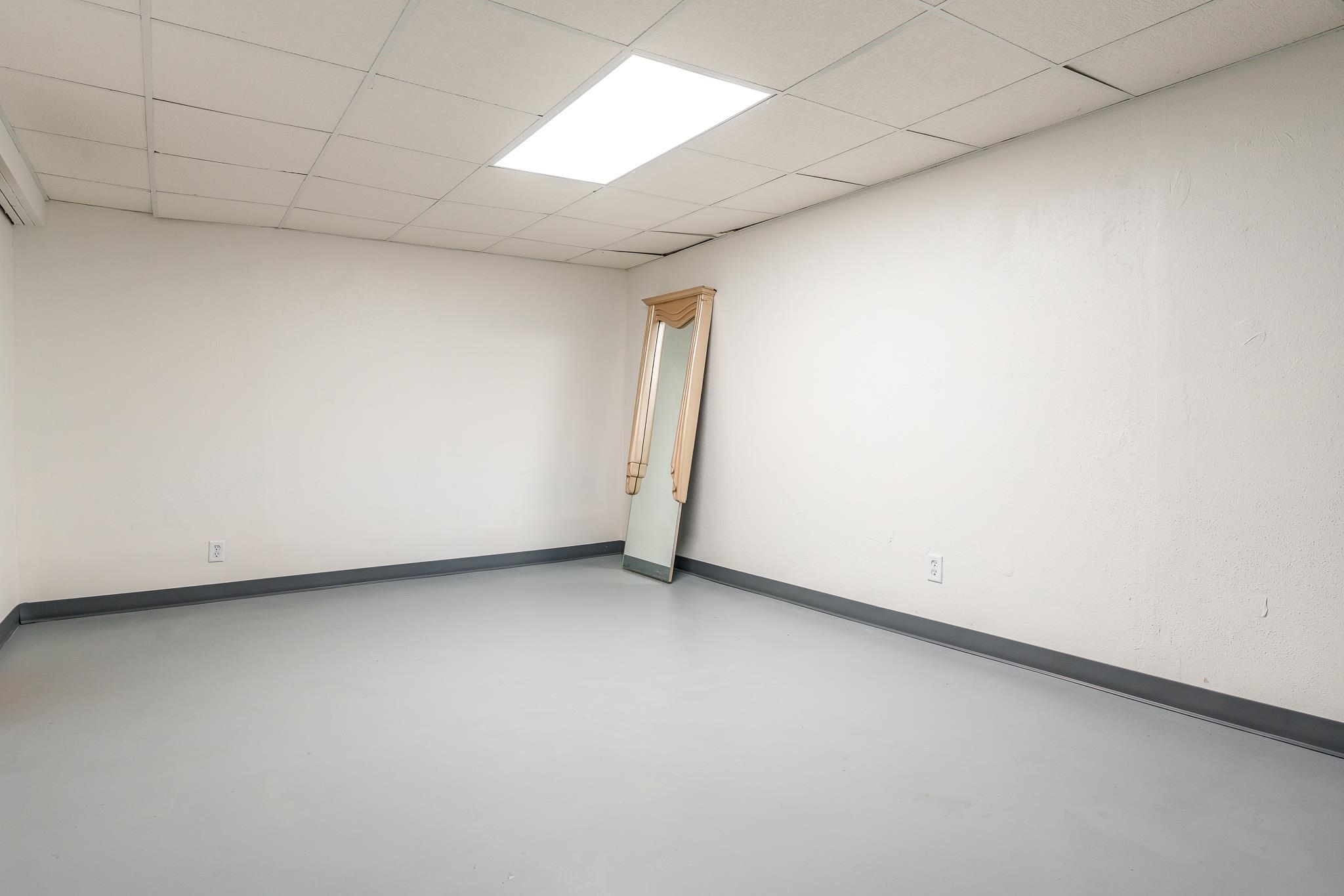 Rockford, Illinois 61108, United States, 3 Bedrooms Bedrooms, ,2 BathroomsBathrooms,Residential,Pending,44326