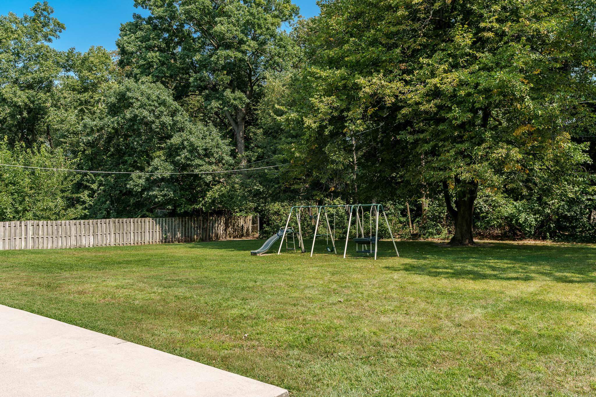 Rockford, Illinois 61108, United States, 3 Bedrooms Bedrooms, ,2 BathroomsBathrooms,Residential,Pending,44326