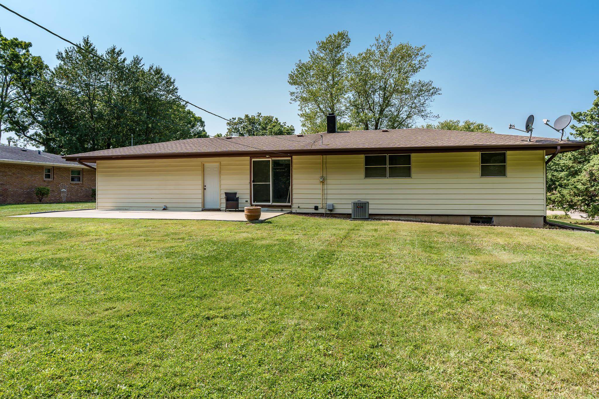 Rockford, Illinois 61108, United States, 3 Bedrooms Bedrooms, ,2 BathroomsBathrooms,Residential,Pending,44326