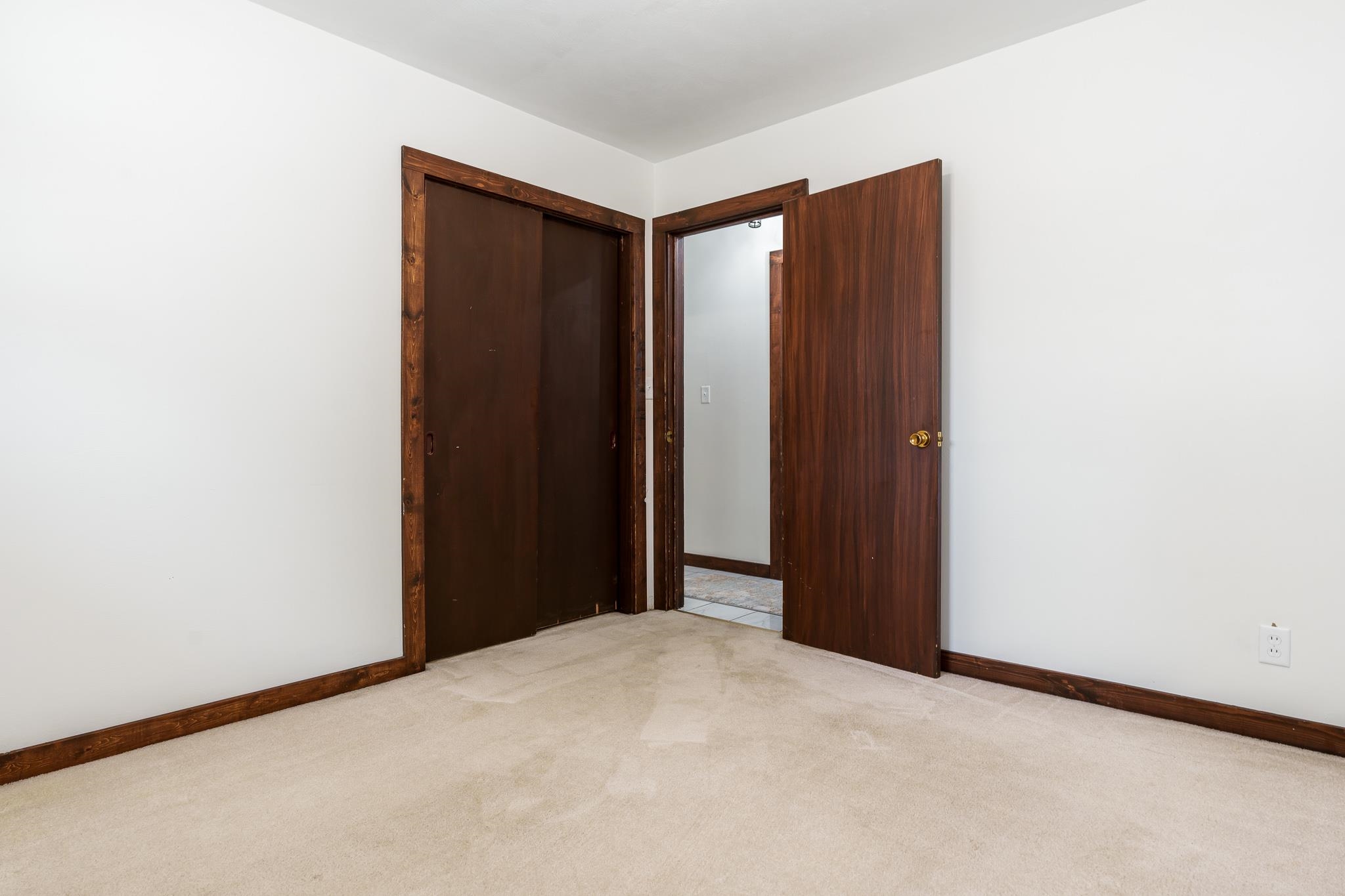 Rockford, Illinois 61108, United States, 3 Bedrooms Bedrooms, ,2 BathroomsBathrooms,Residential,Pending,44326