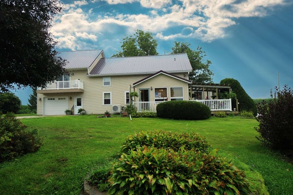 9002 E CENTER RD, STOCKTON, IL 61085 - Image 5d06ad2649eef20a0ecf61efd03ecf13/1958392671
