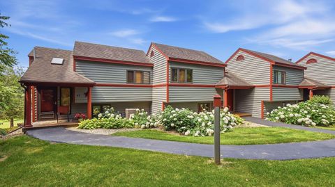 Townhouse For Sale - 24 Spring Creek Lane<br/> GALENA, IL 61036