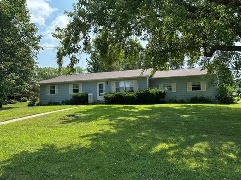 Homes For Sale - 804 N Birch Dr<br/> LENA, IL 61048