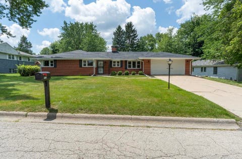 Homes For Sale - 5715 Knollwood Road<br/> ROCKFORD, IL 61107