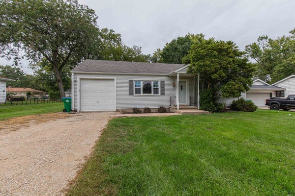 1412 MERIDEN ST, MENDOTA, IL 61342 - Image 5ef75405113f30ebee7e9969cf52d2a7/3686951147
