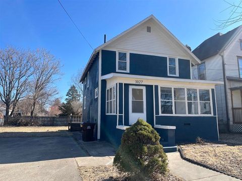 Homes For Rent - 1027 S Chicago Avenue<br/> Stephenson County, FREEPORT, IL 61032