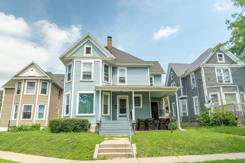 Multifamily For Sale - 302 E Prospect Terrace<br/> Stephenson County, FREEPORT, IL 61032