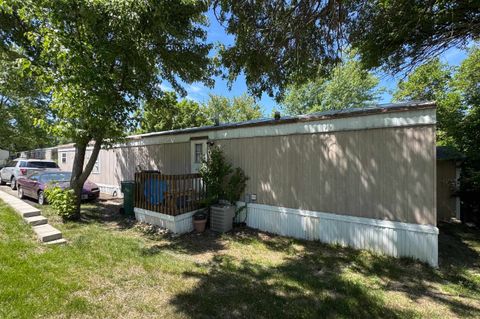 Mobile Home For Sale - 5122 Pebble Lane<br/> LOVES PARK, IL 61111
