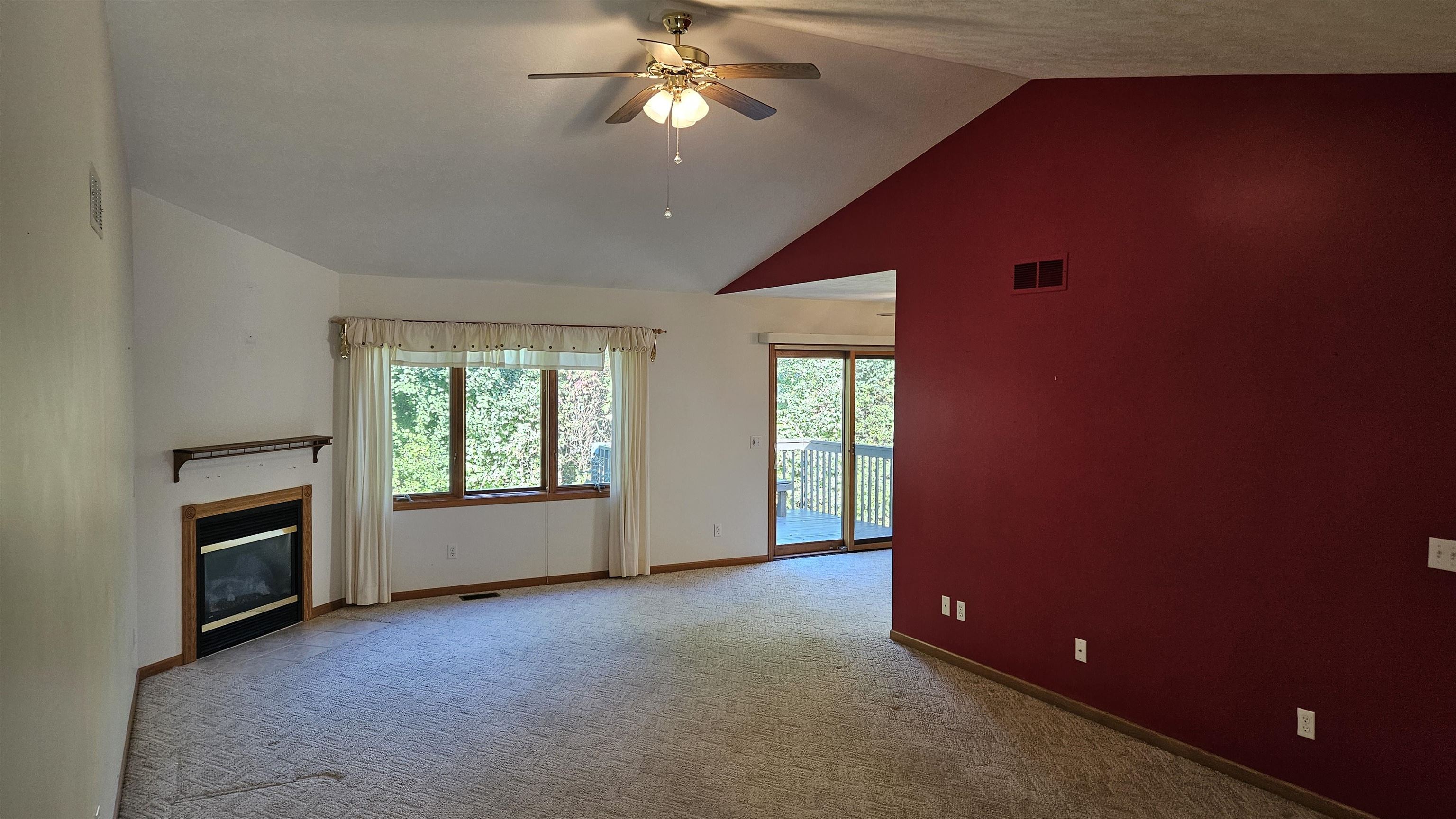 Loves Park, Illinois 61111, United States, 2 Bedrooms Bedrooms, ,2 BathroomsBathrooms,Residential,Pending,42434