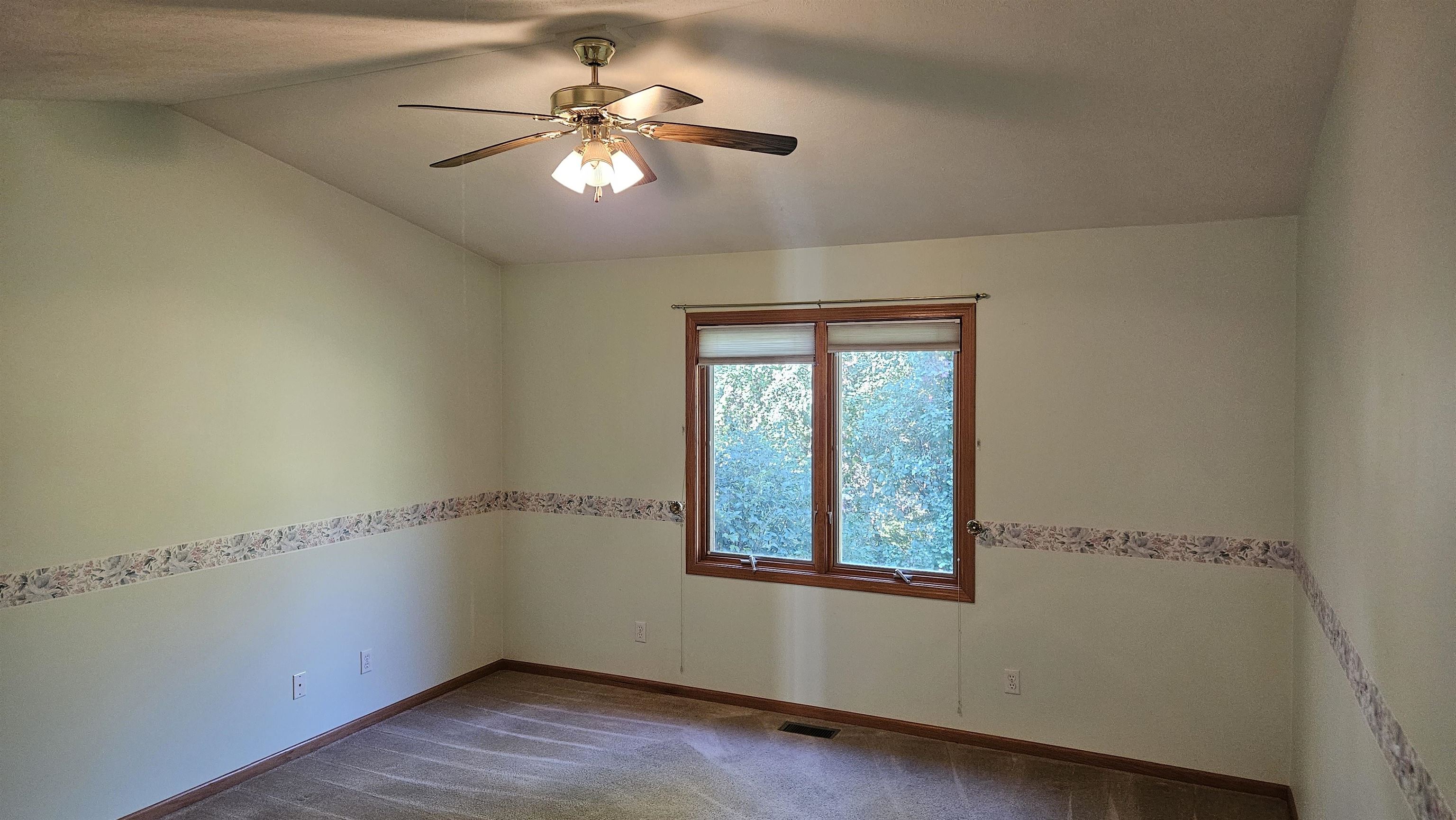 Loves Park, Illinois 61111, United States, 2 Bedrooms Bedrooms, ,2 BathroomsBathrooms,Residential,Pending,42434