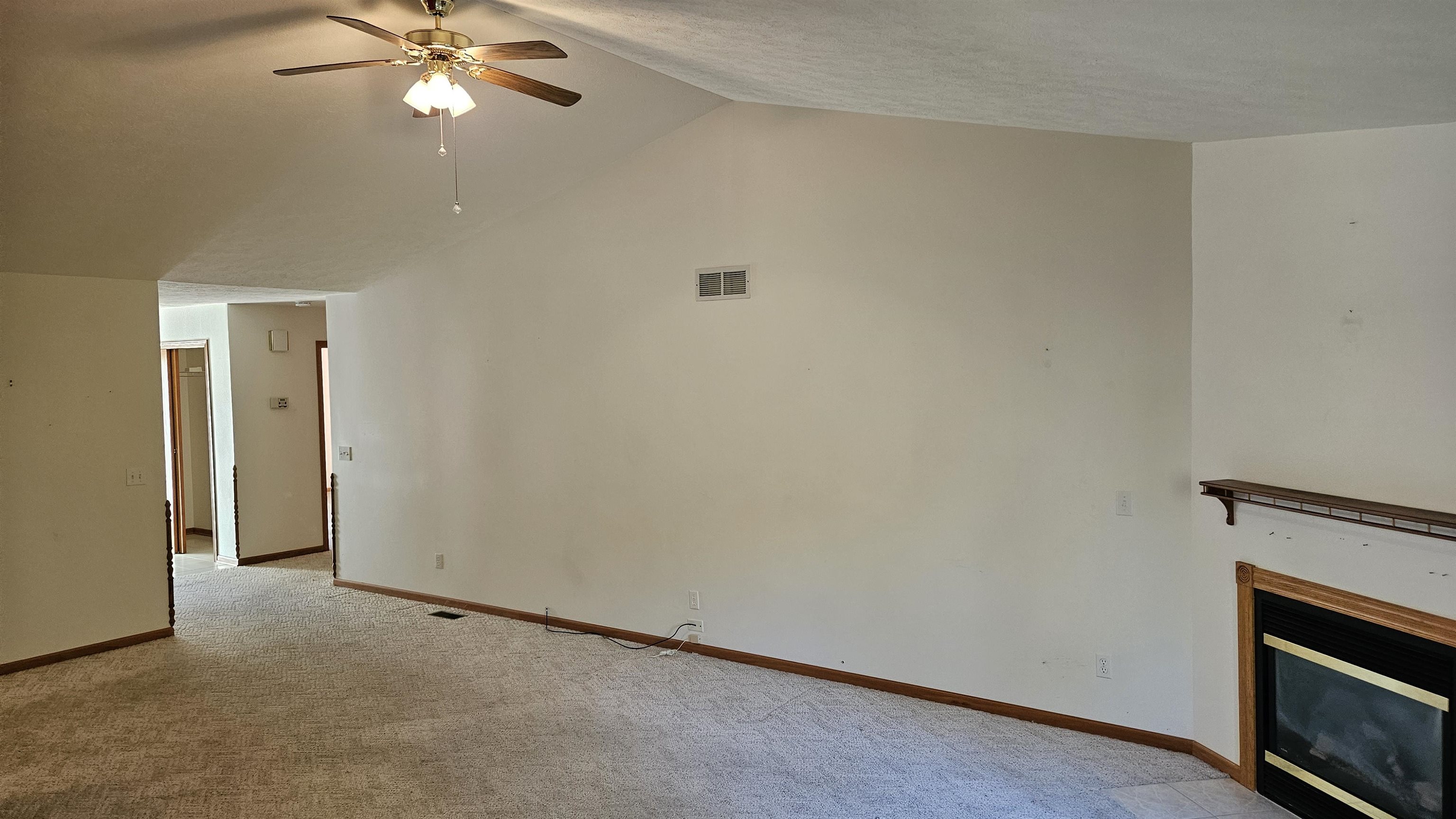 Loves Park, Illinois 61111, United States, 2 Bedrooms Bedrooms, ,2 BathroomsBathrooms,Residential,Pending,42434