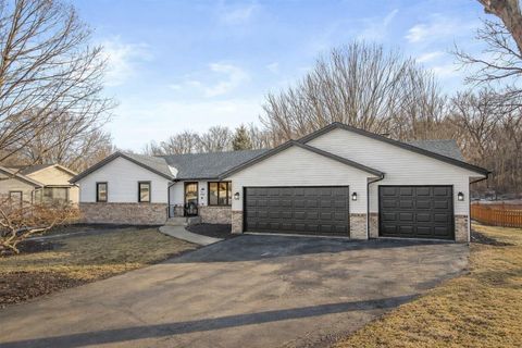 Homes For Sale - 6521 Grassridge Road<br/> Winnebago County, ROCKFORD, IL 61108