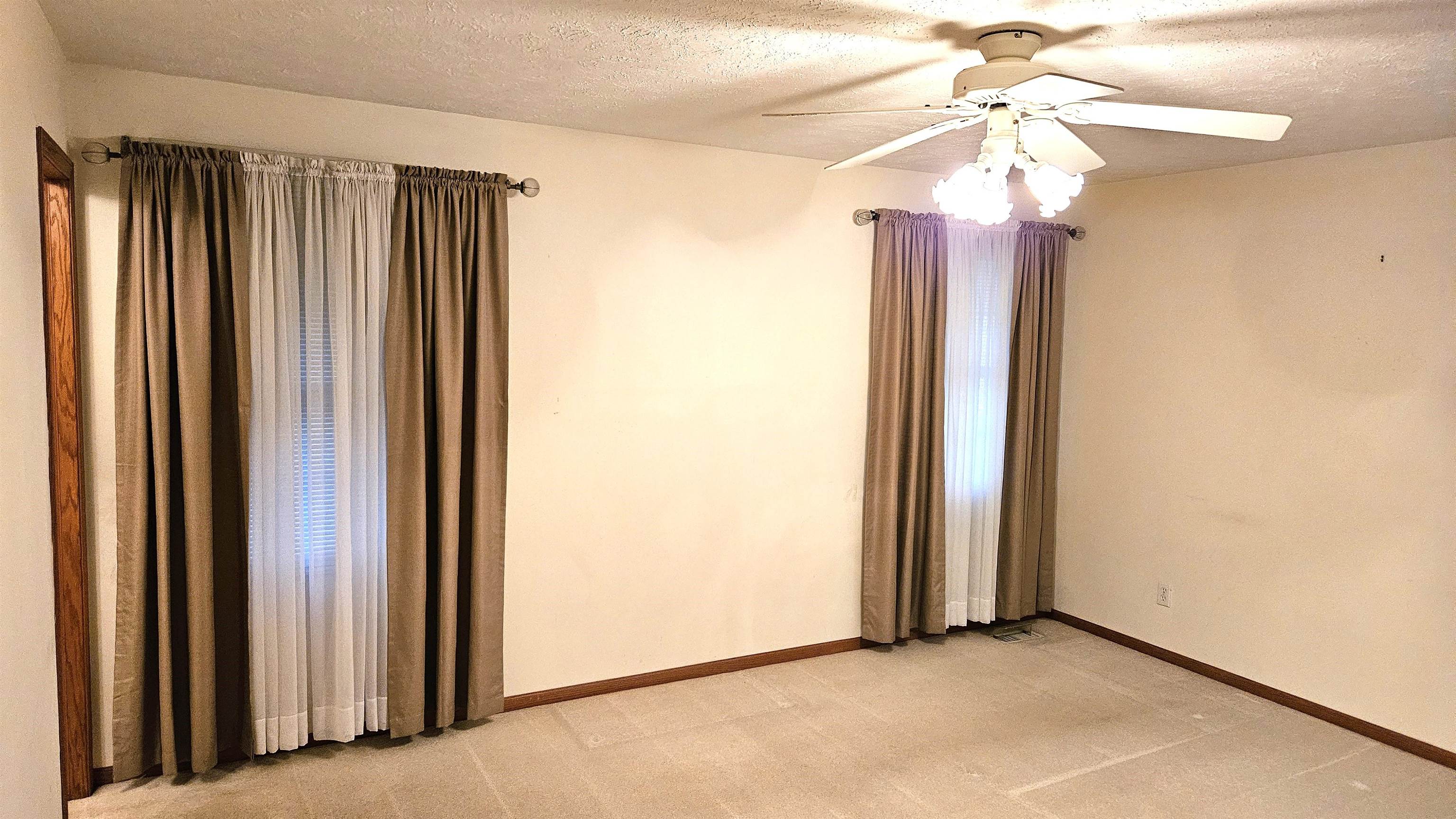 Cherry Valley, Illinois 61016, United States, 3 Bedrooms Bedrooms, ,2 BathroomsBathrooms,Residential,Pending,31901