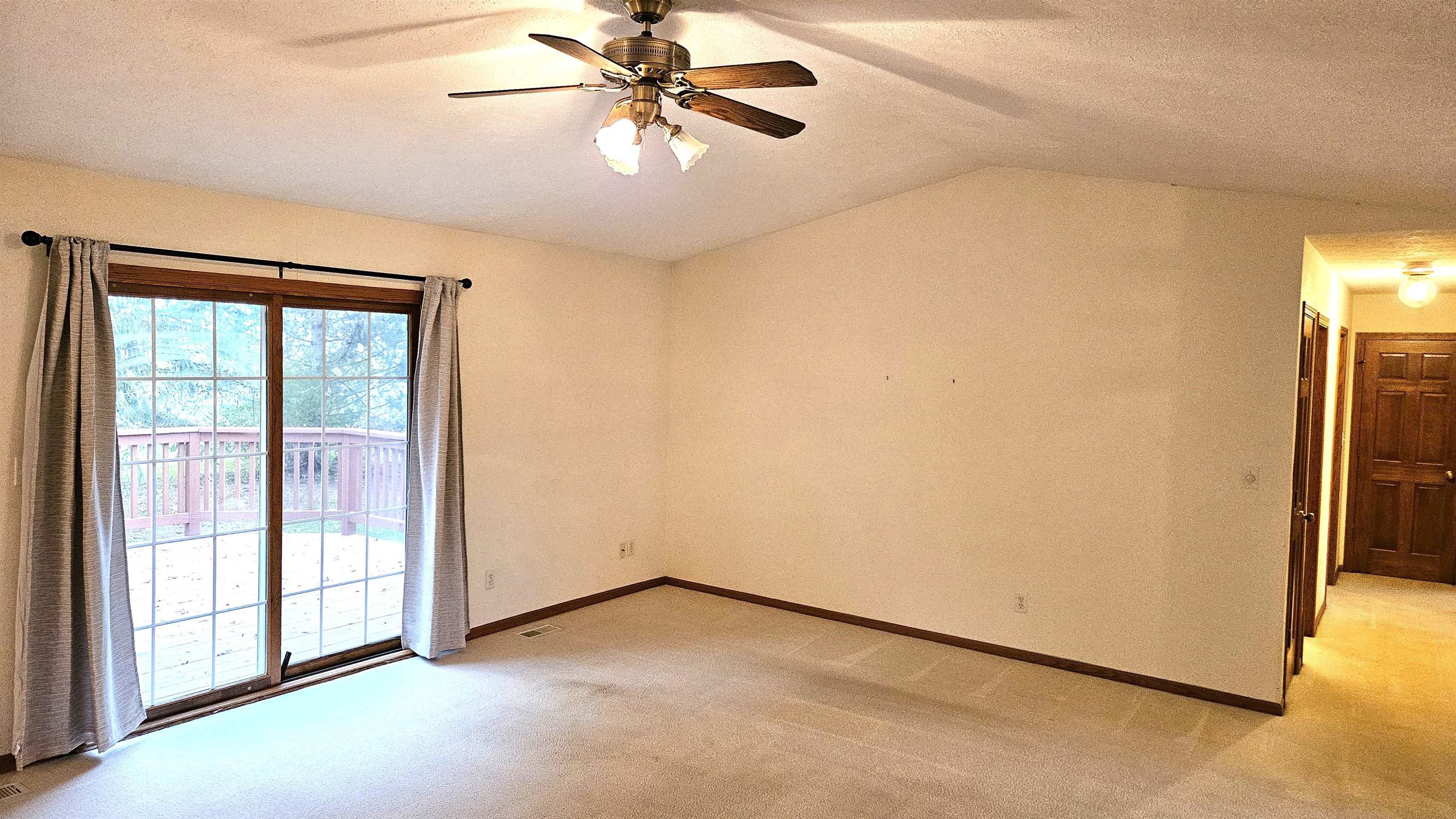 Cherry Valley, Illinois 61016, United States, 3 Bedrooms Bedrooms, ,2 BathroomsBathrooms,Residential,Pending,31901