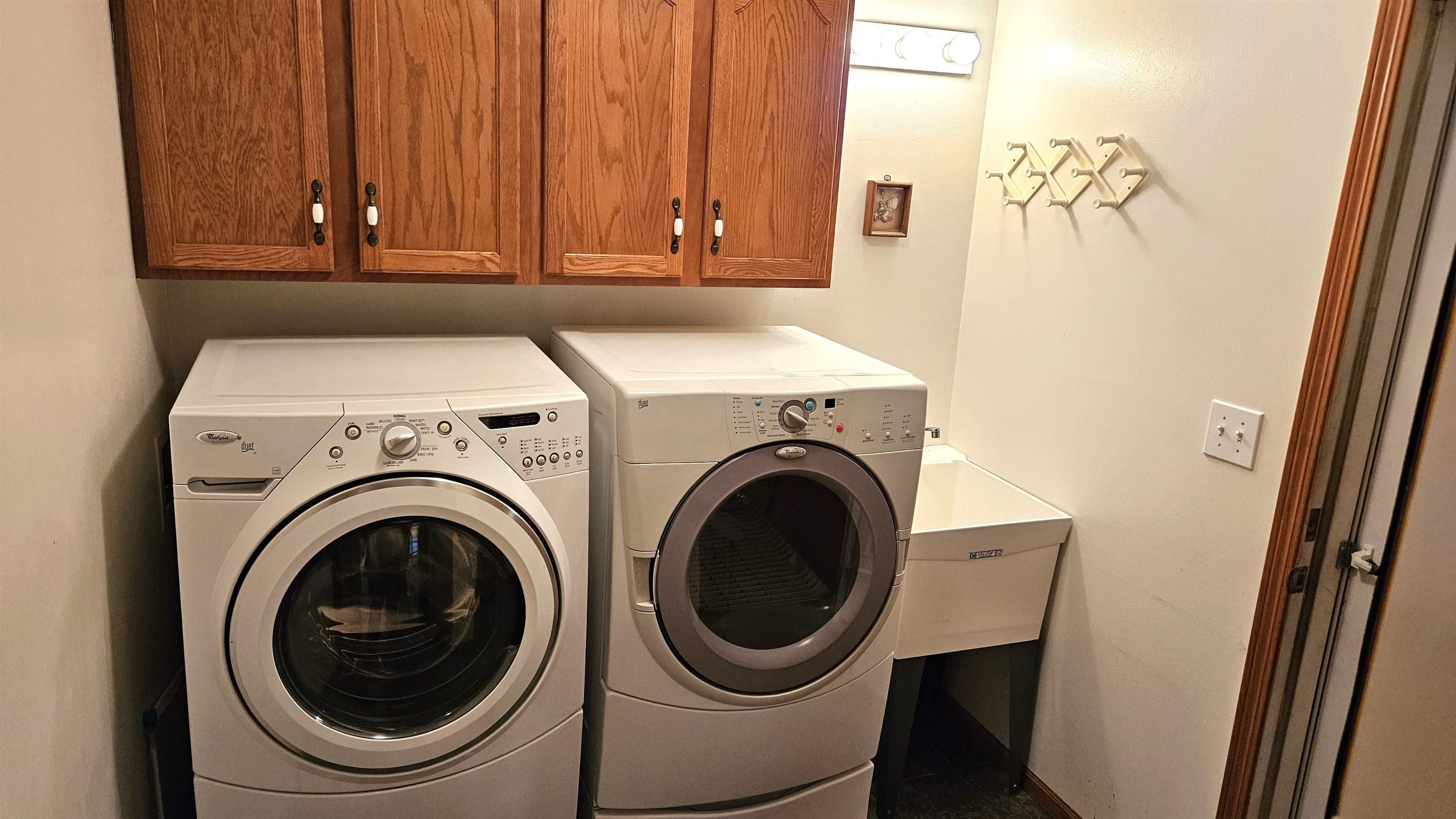 Cherry Valley, Illinois 61016, United States, 3 Bedrooms Bedrooms, ,2 BathroomsBathrooms,Residential,Pending,31901