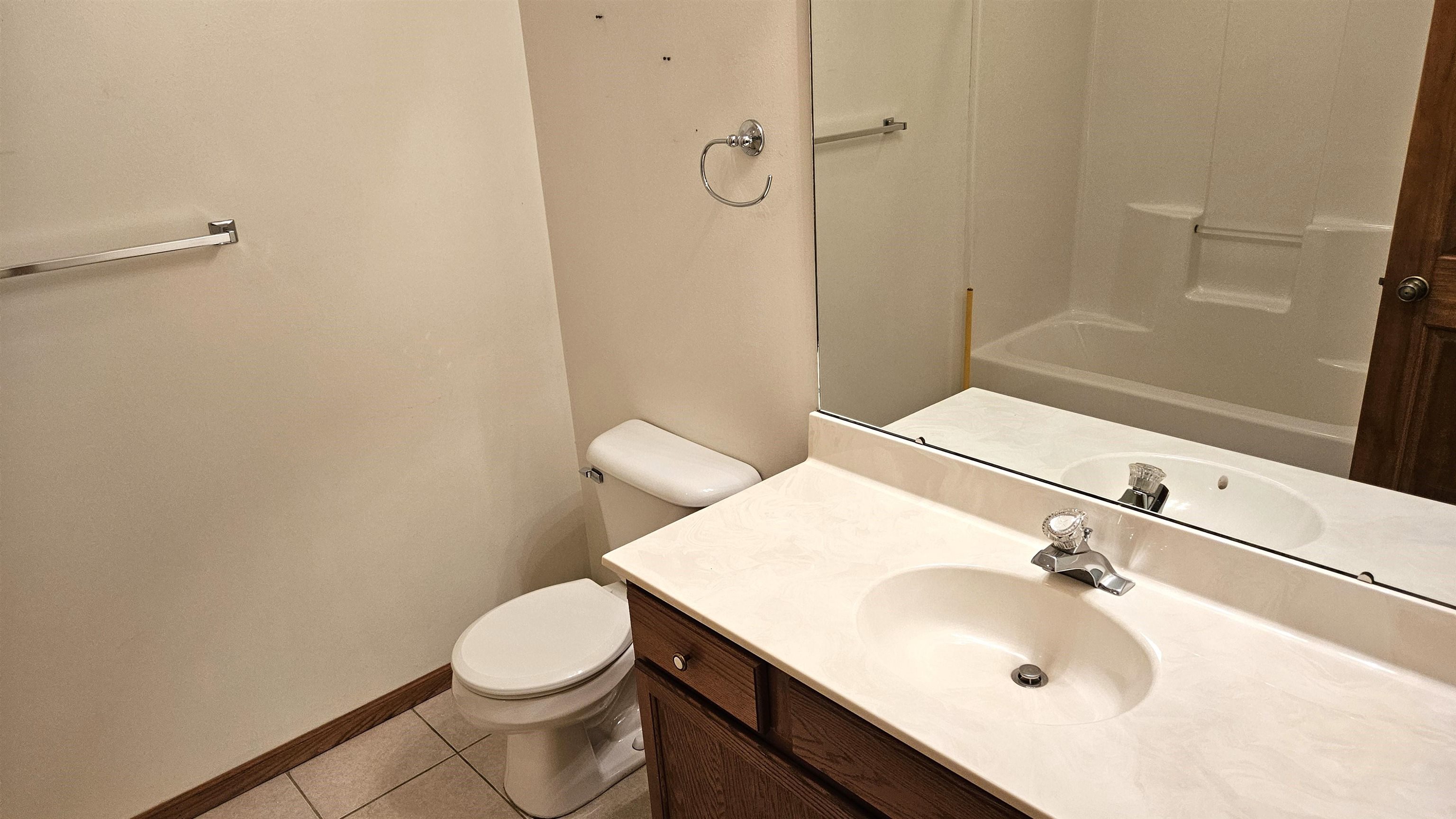 Cherry Valley, Illinois 61016, United States, 3 Bedrooms Bedrooms, ,2 BathroomsBathrooms,Residential,Pending,31901