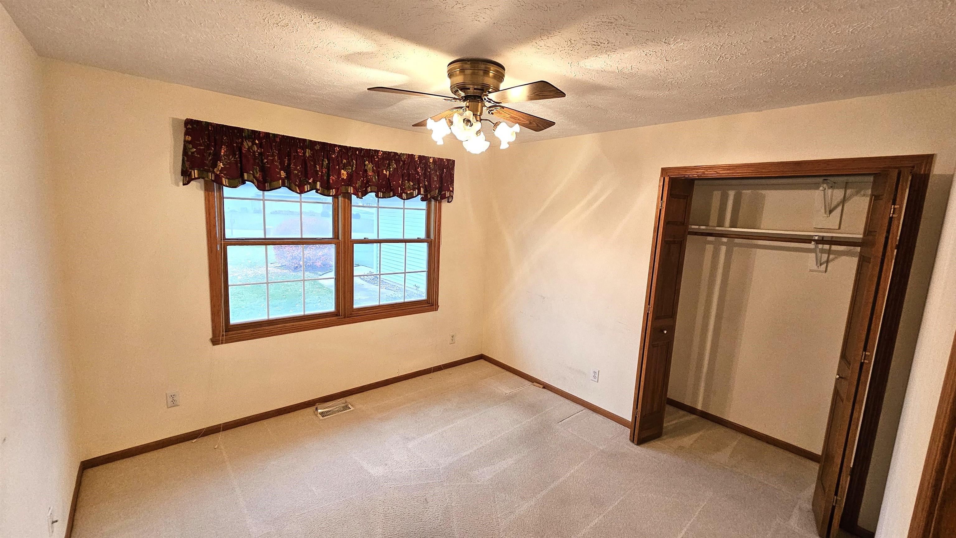 Cherry Valley, Illinois 61016, United States, 3 Bedrooms Bedrooms, ,2 BathroomsBathrooms,Residential,Pending,31901