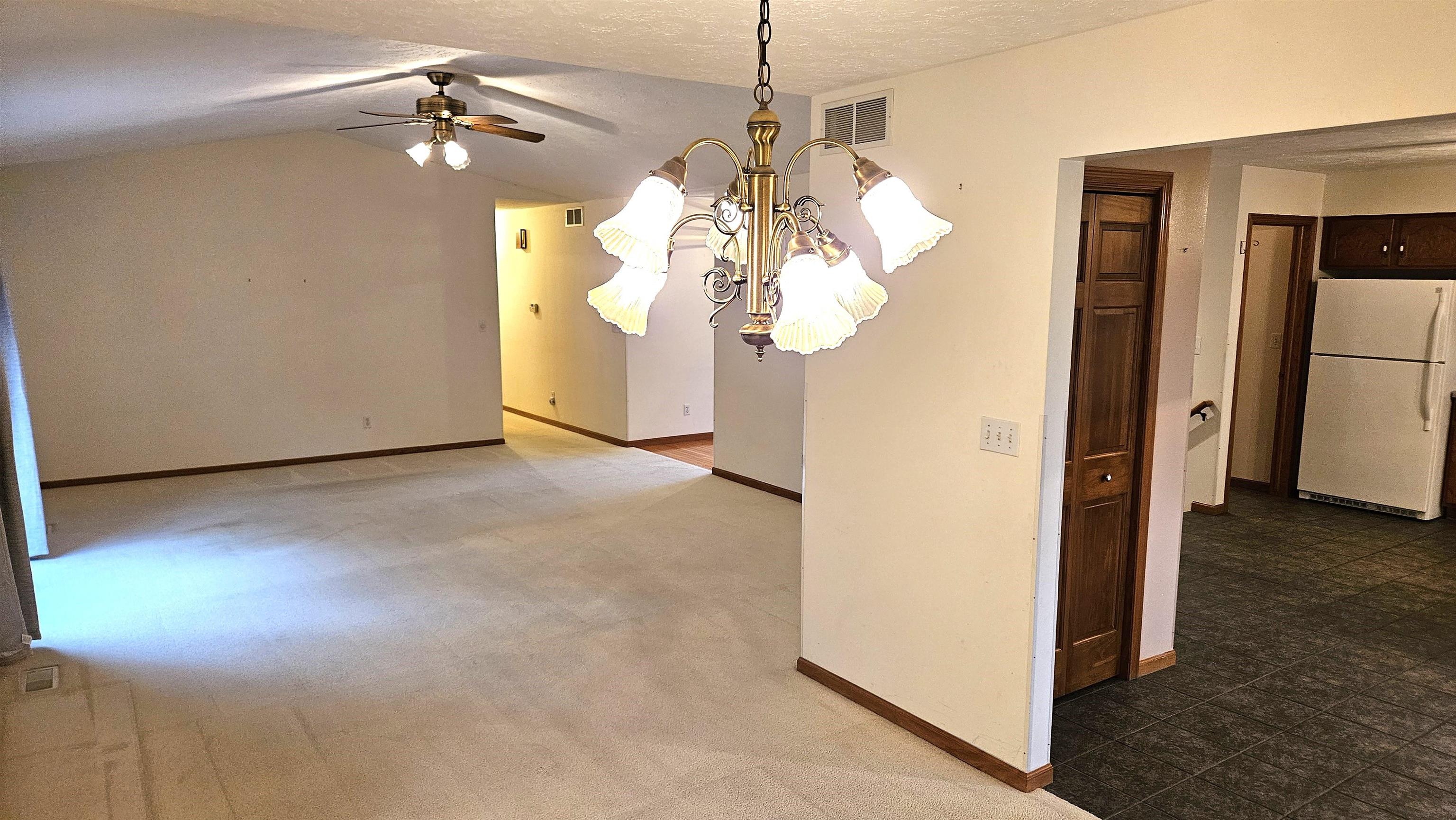 Cherry Valley, Illinois 61016, United States, 3 Bedrooms Bedrooms, ,2 BathroomsBathrooms,Residential,Pending,31901