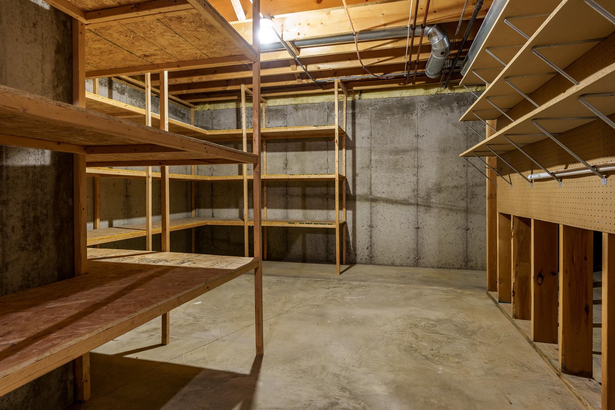 Belvidere, Illinois 61008, United States, 5 Bedrooms Bedrooms, ,5 BathroomsBathrooms,Residential,Pending,52727