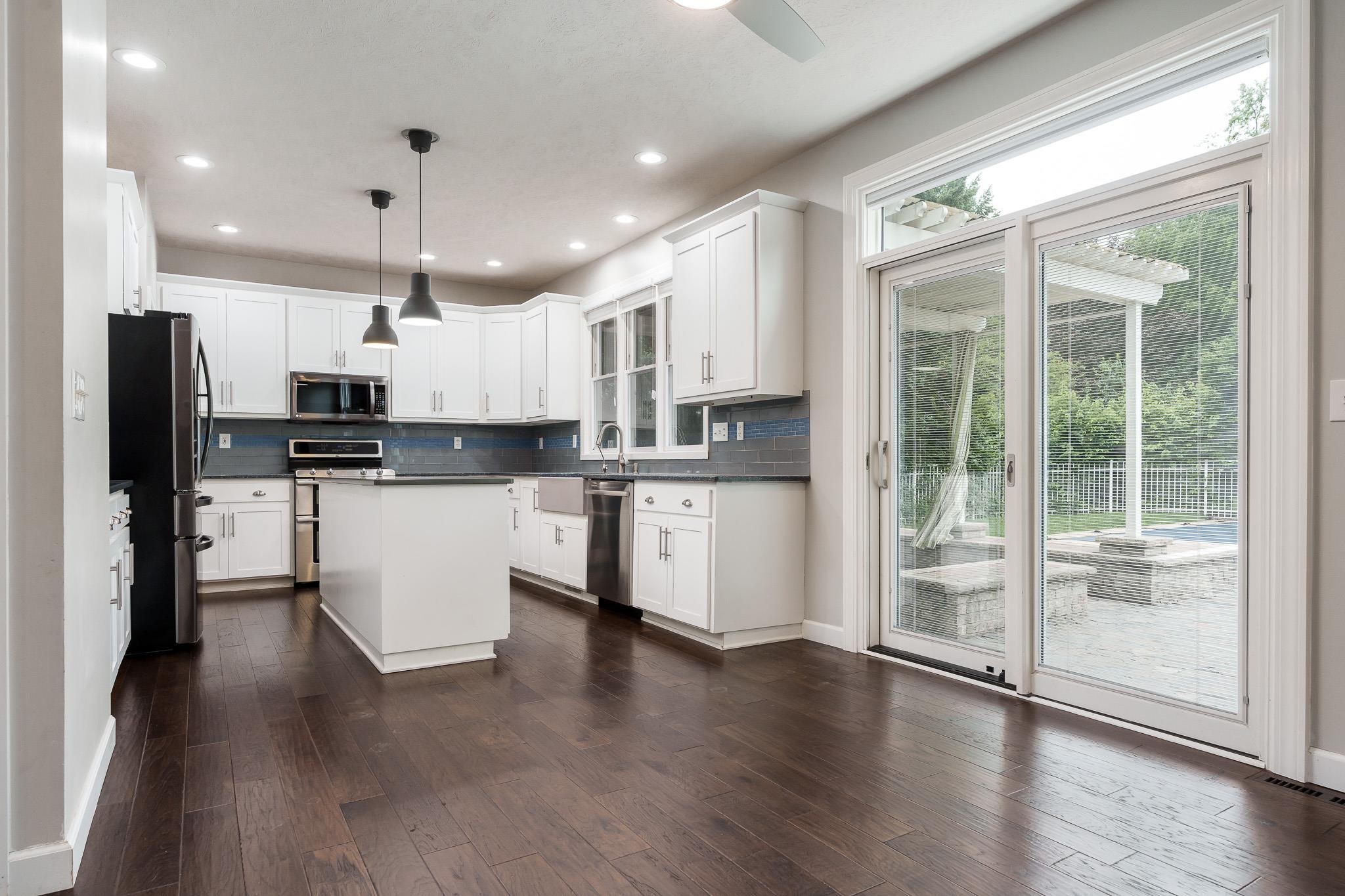 Belvidere, Illinois 61008, United States, 5 Bedrooms Bedrooms, ,5 BathroomsBathrooms,Residential,Pending,52727