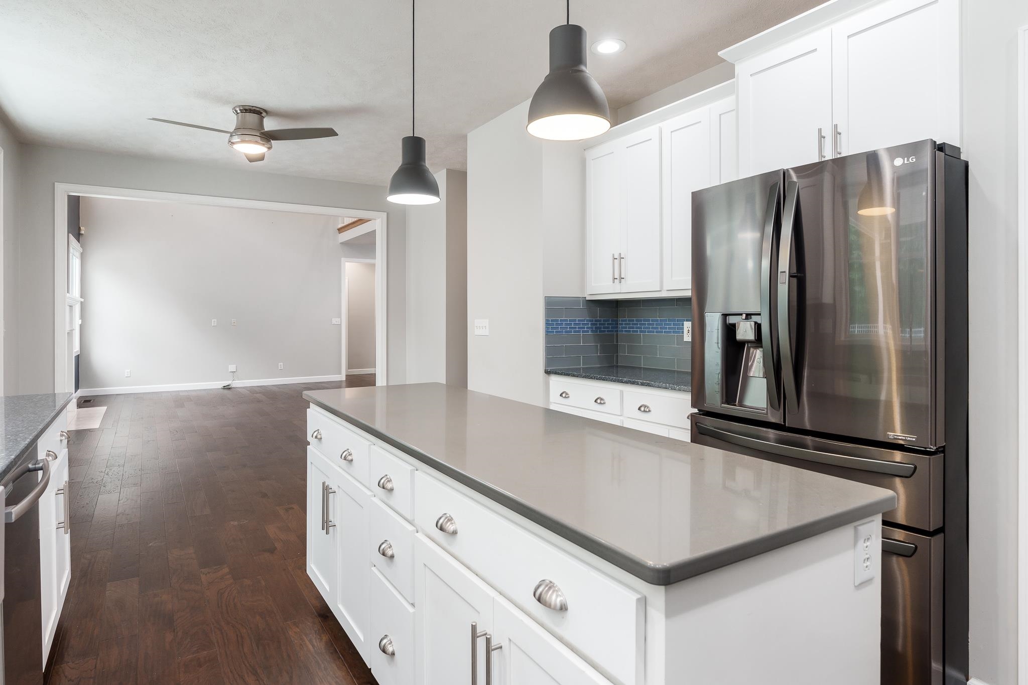 Belvidere, Illinois 61008, United States, 5 Bedrooms Bedrooms, ,5 BathroomsBathrooms,Residential,Pending,52727