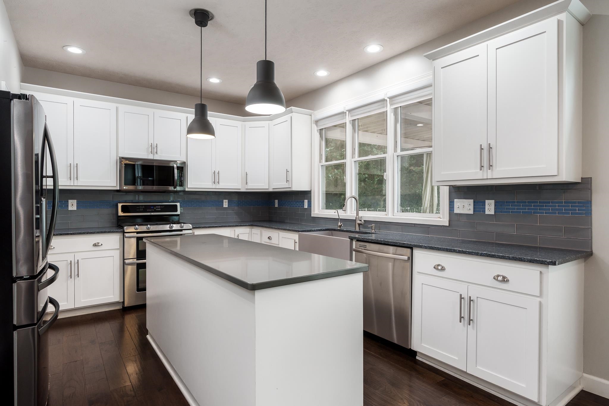 Belvidere, Illinois 61008, United States, 5 Bedrooms Bedrooms, ,5 BathroomsBathrooms,Residential,Pending,52727