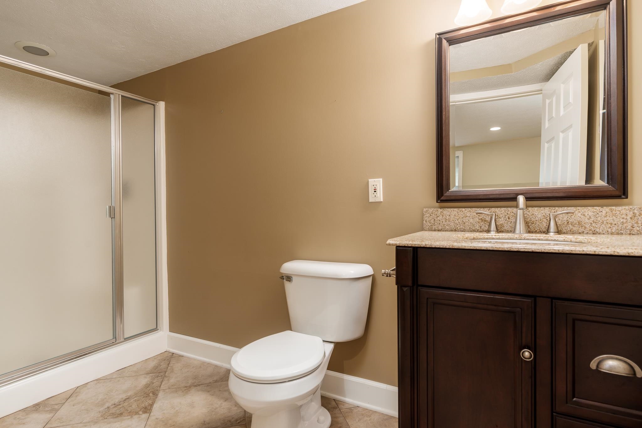 Belvidere, Illinois 61008, United States, 5 Bedrooms Bedrooms, ,5 BathroomsBathrooms,Residential,Pending,52727