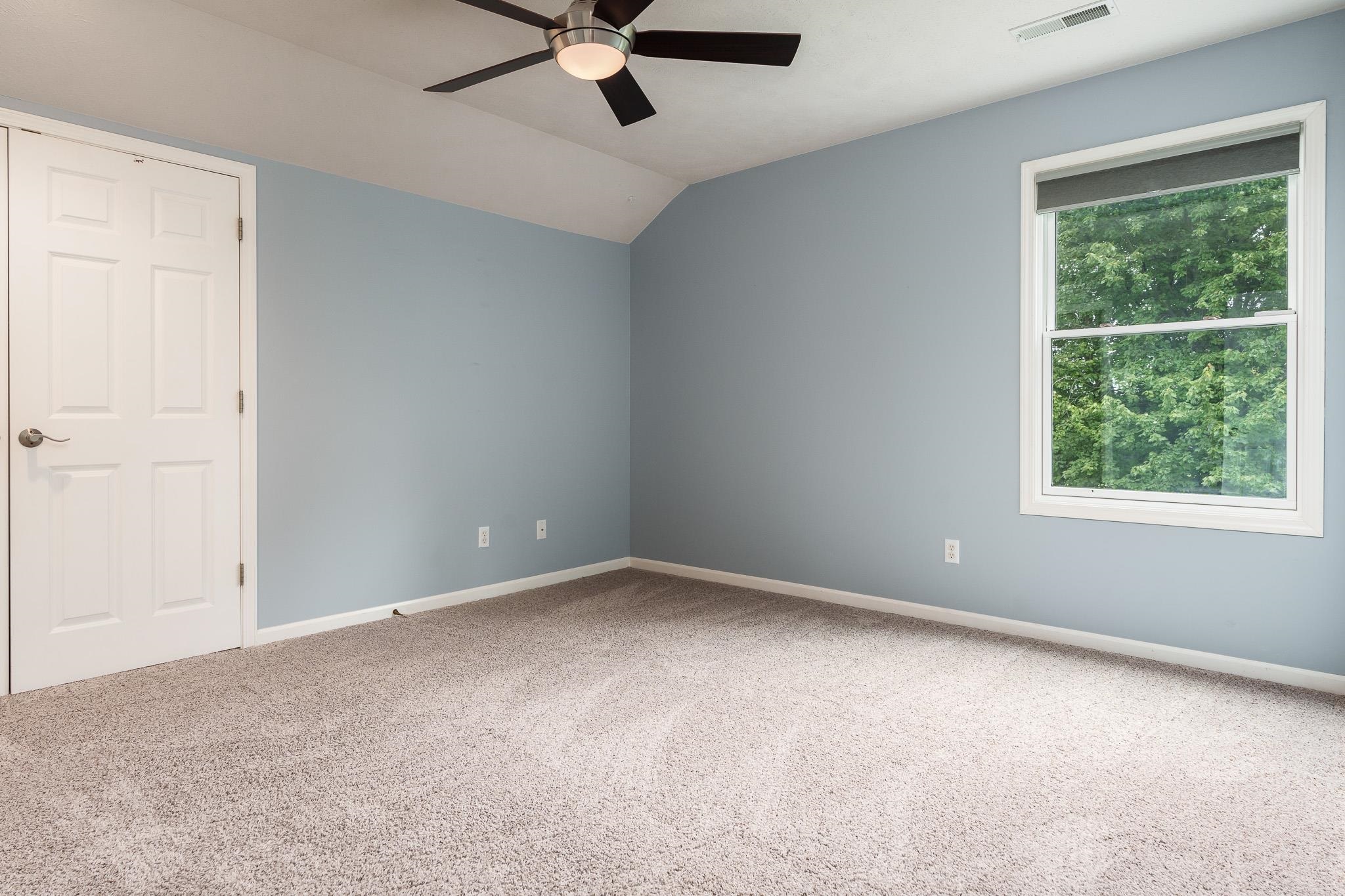 Belvidere, Illinois 61008, United States, 5 Bedrooms Bedrooms, ,5 BathroomsBathrooms,Residential,Pending,52727