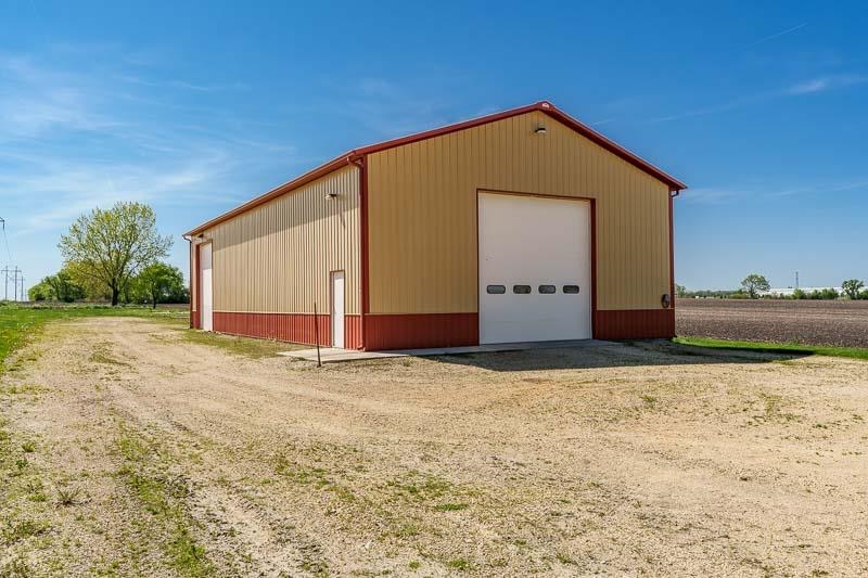 Rockford, Illinois 61109, United States, 4 Bedrooms Bedrooms, ,3 BathroomsBathrooms,Residential,Active,95129