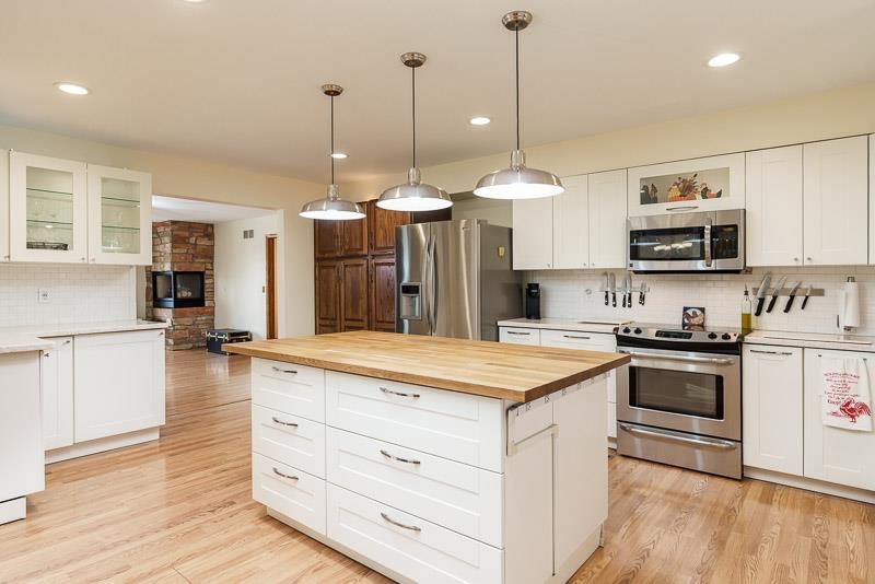 Rockford, Illinois 61109, United States, 4 Bedrooms Bedrooms, ,3 BathroomsBathrooms,Residential,Active,95129