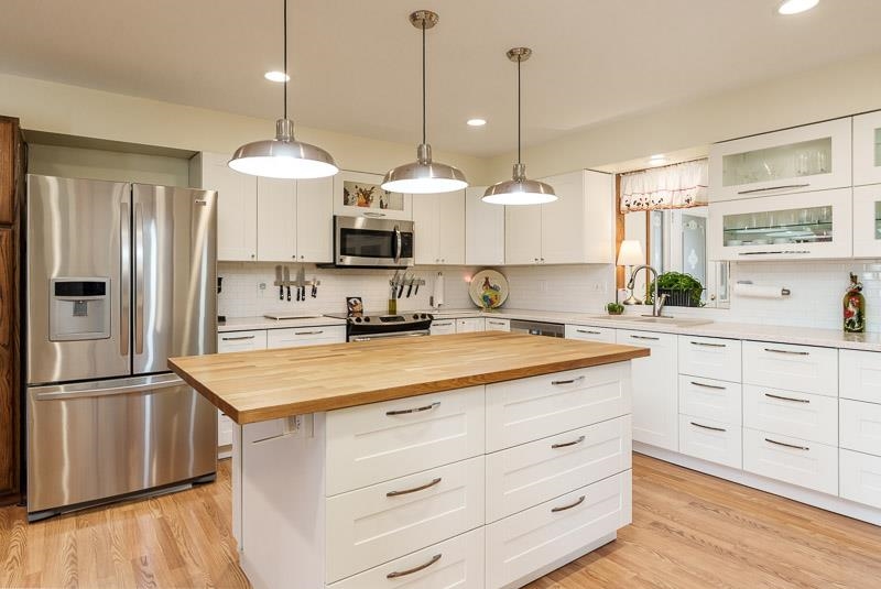 Rockford, Illinois 61109, United States, 4 Bedrooms Bedrooms, ,3 BathroomsBathrooms,Residential,Active,95129