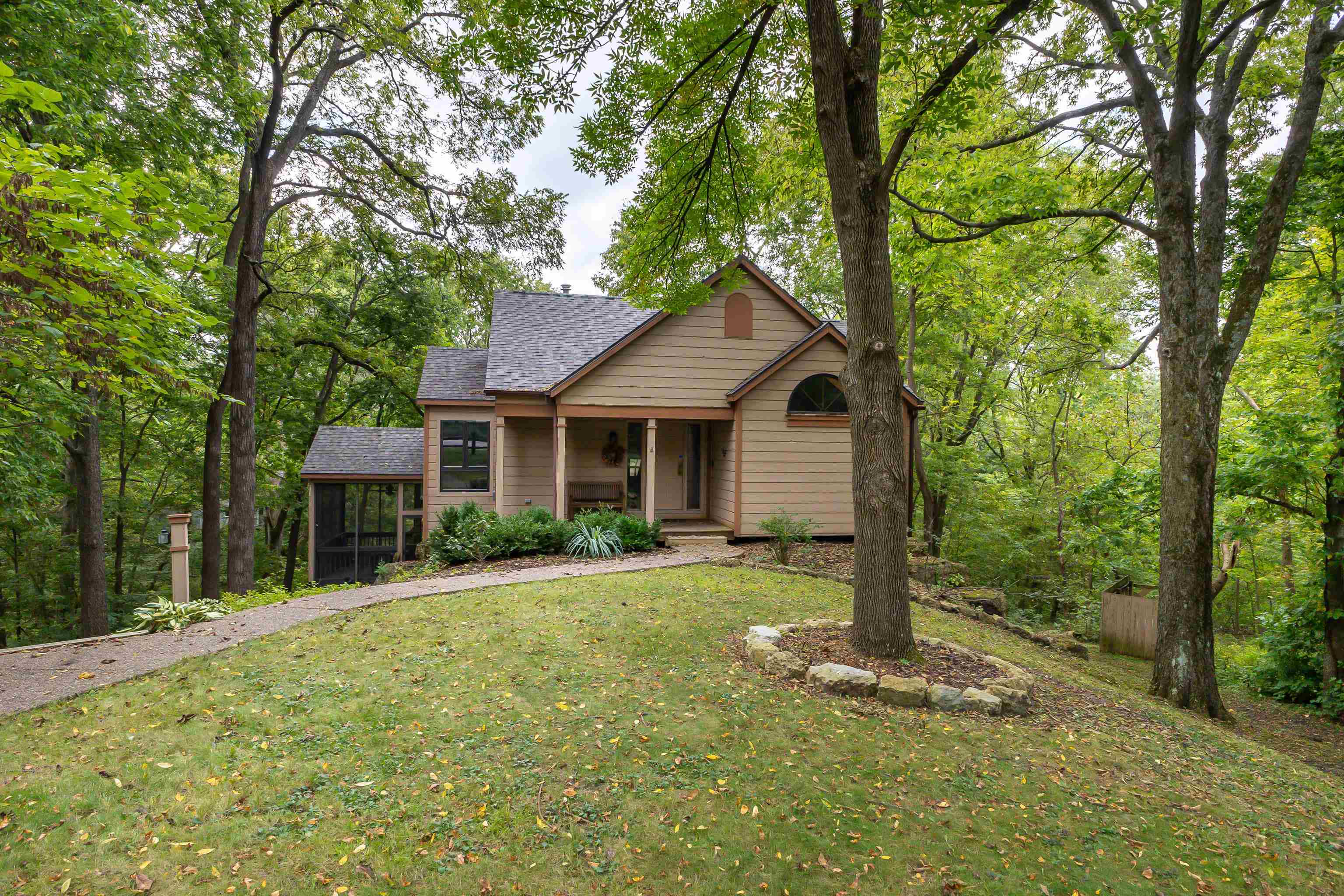 10 Woodway Court