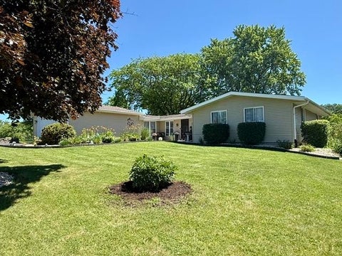 Homes For Sale - 10721 Grover Oaks Rd<br/> ROSCOE, IL 61073