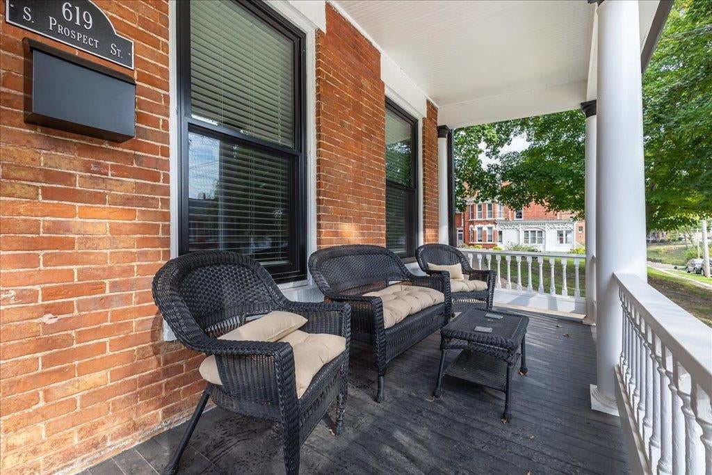 619 S Prospect