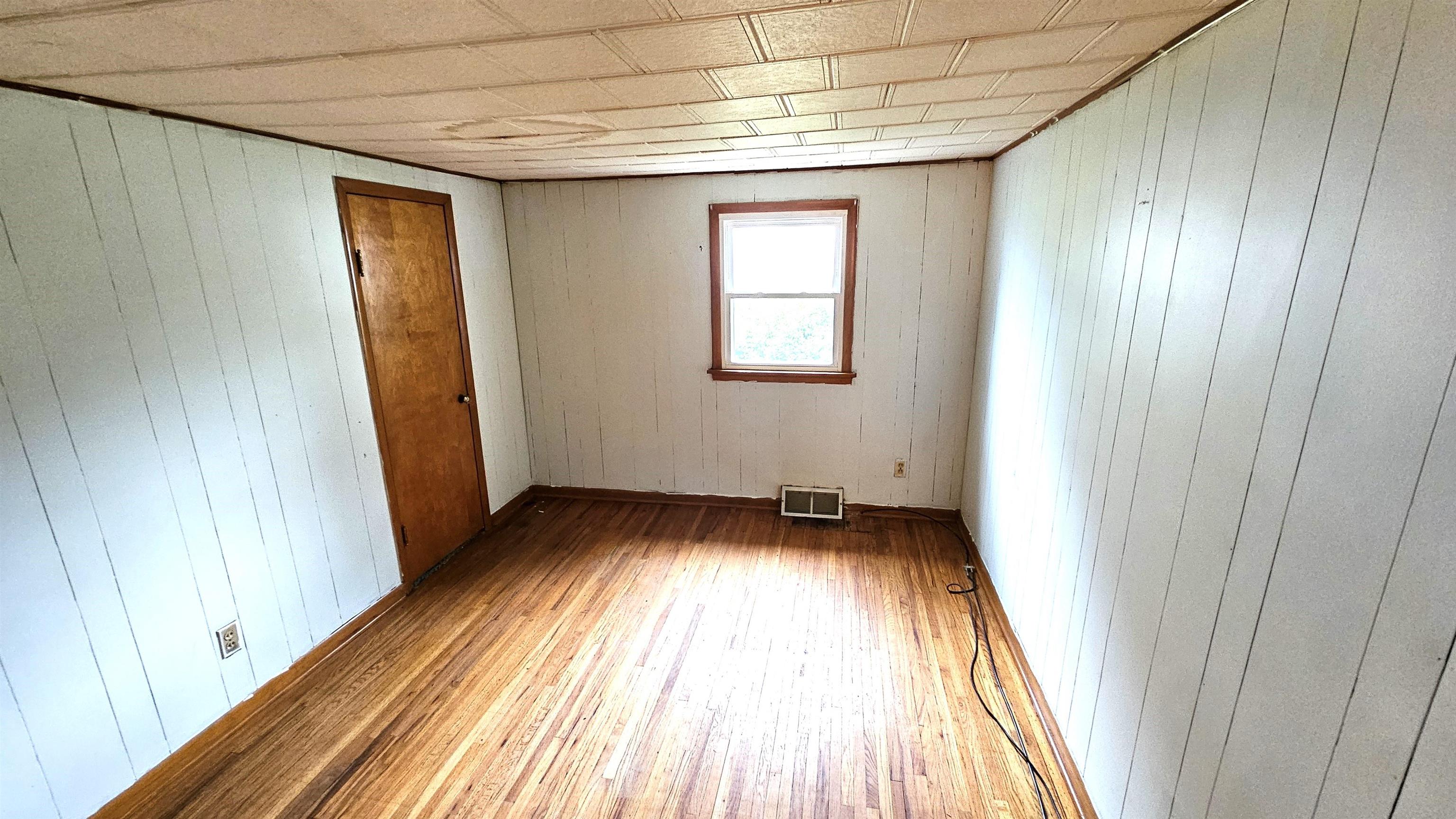 Belvidere, Illinois 61008, United States, 3 Bedrooms Bedrooms, ,1 BathroomBathrooms,Residential,Pending,56622