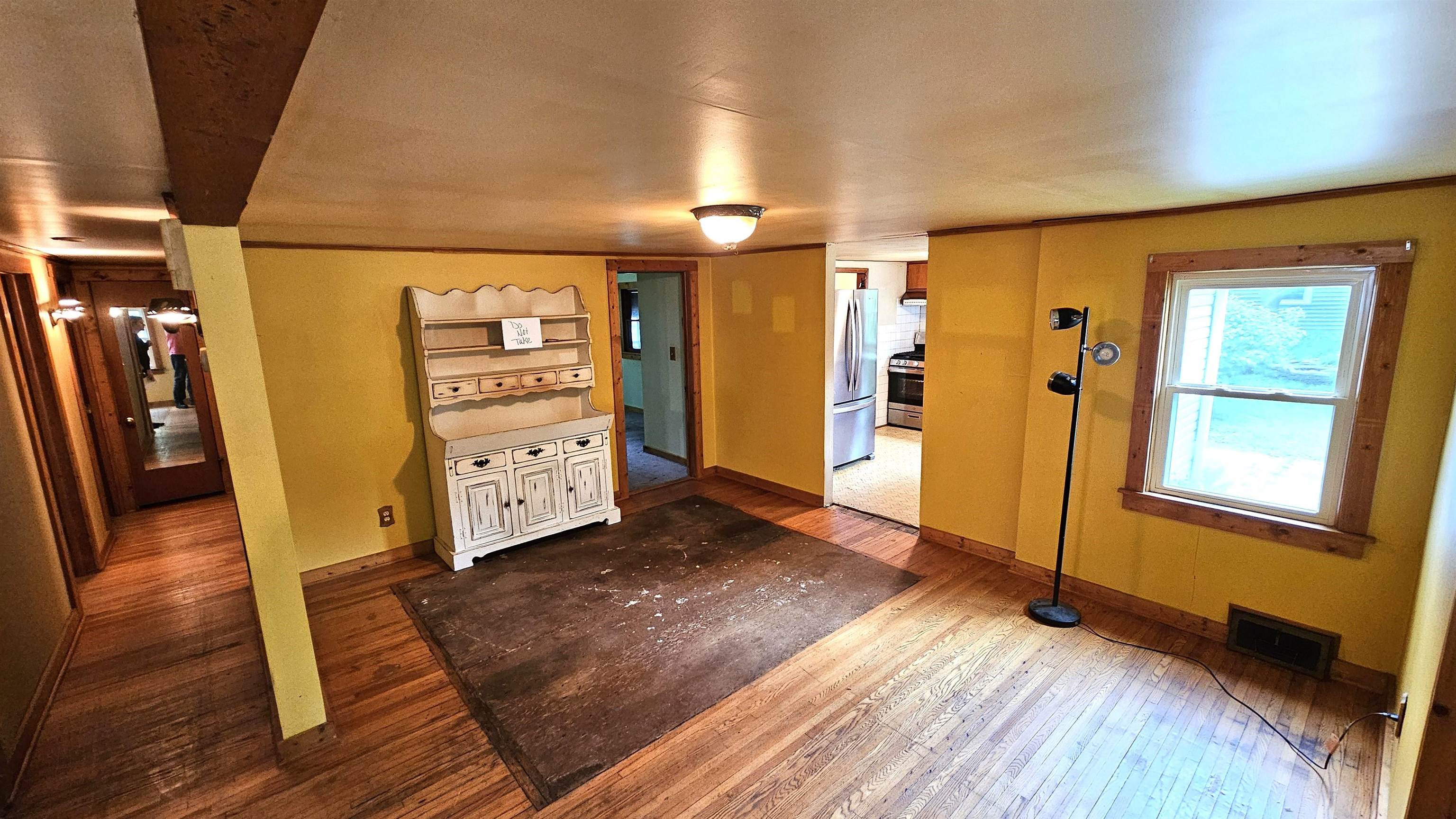 Belvidere, Illinois 61008, United States, 3 Bedrooms Bedrooms, ,1 BathroomBathrooms,Residential,Pending,56622