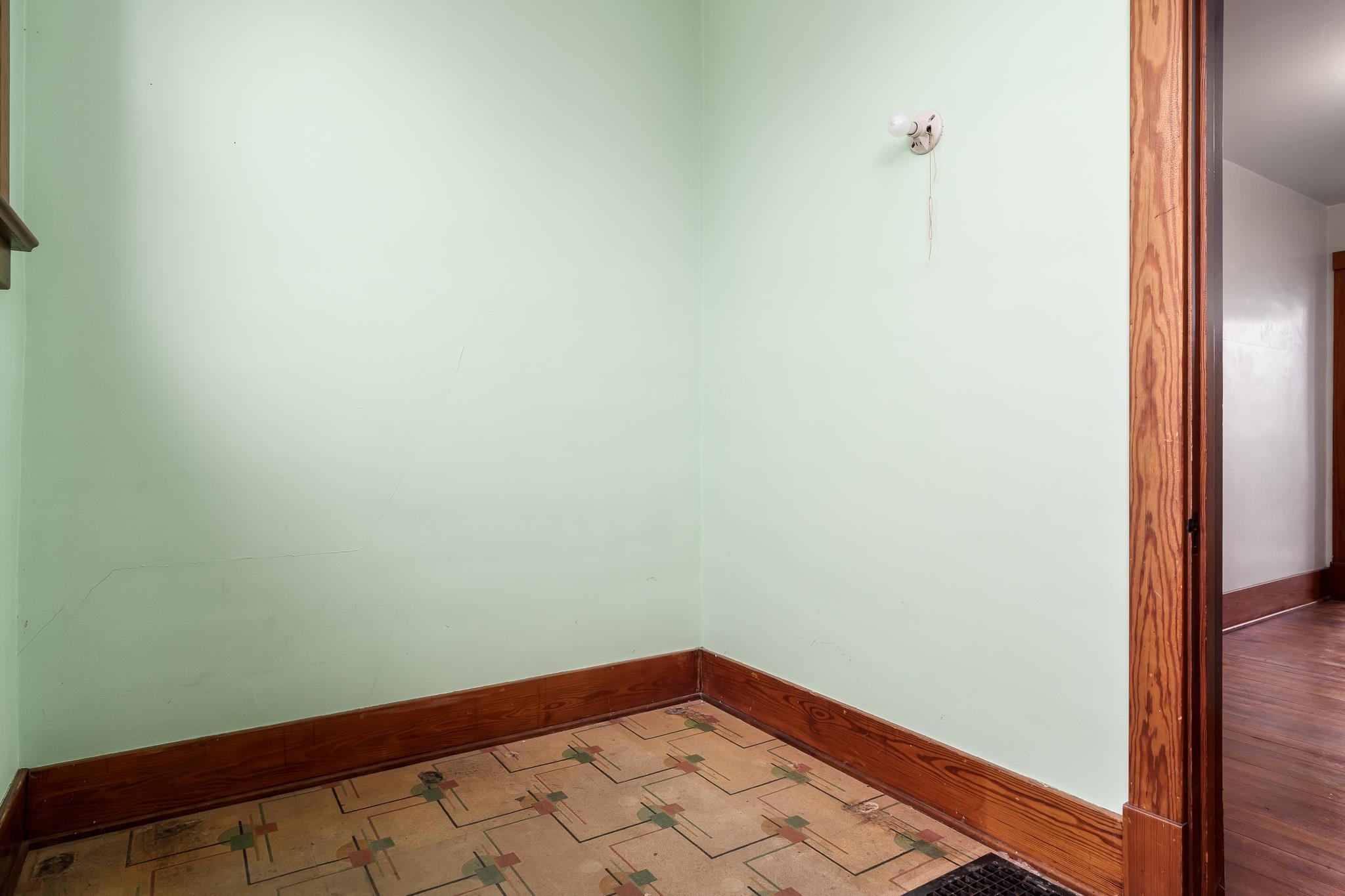 Belvidere, Illinois 61008, United States, 3 Bedrooms Bedrooms, ,1 BathroomBathrooms,Residential,Pending,83610