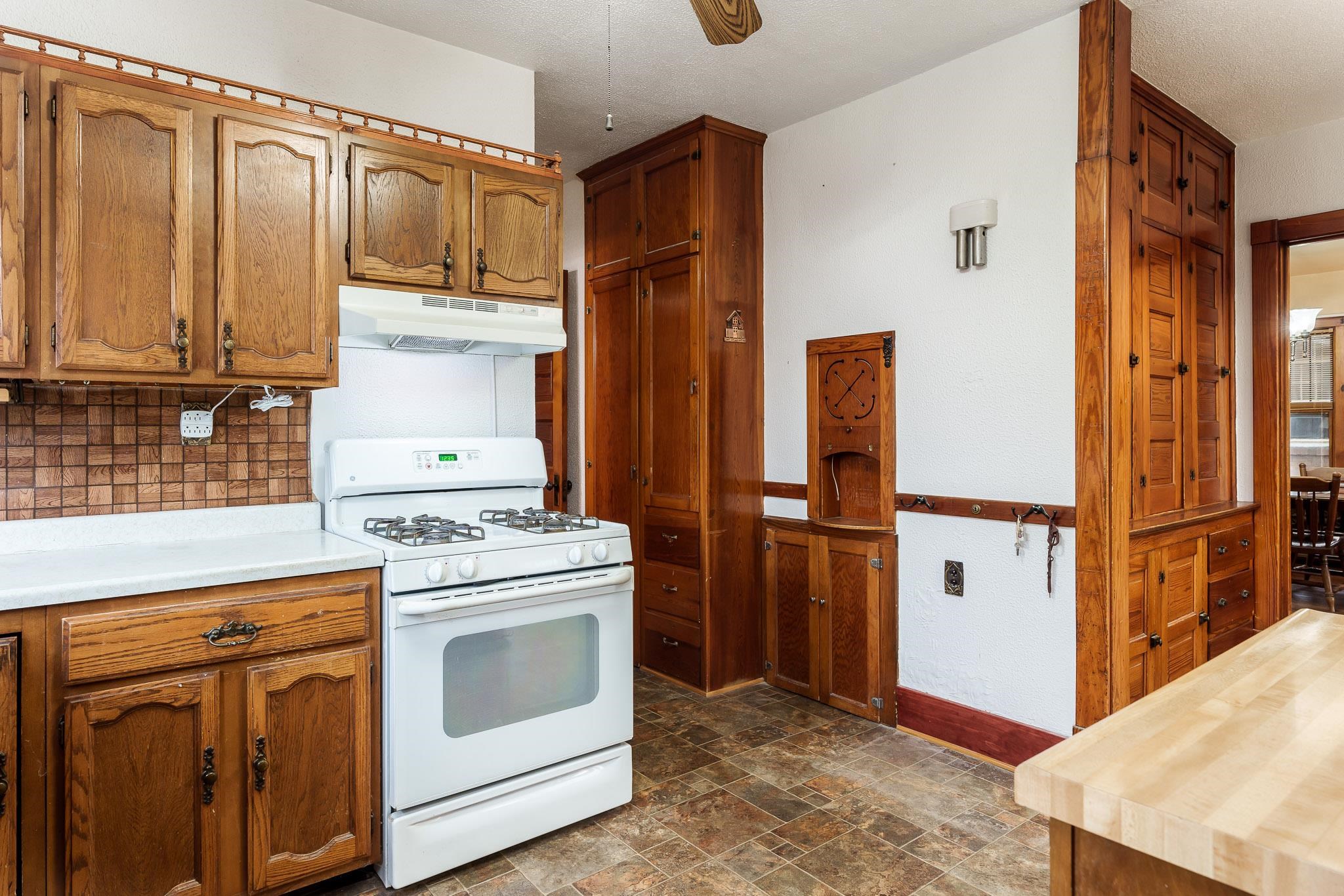 Belvidere, Illinois 61008, United States, 3 Bedrooms Bedrooms, ,1 BathroomBathrooms,Residential,Pending,83610