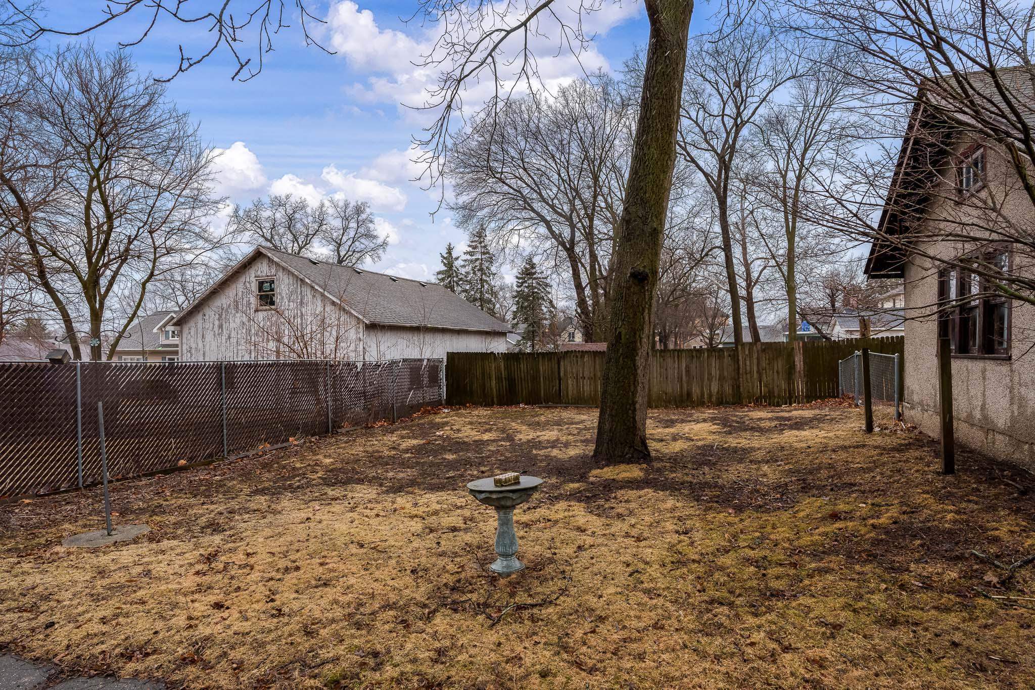 Belvidere, Illinois 61008, United States, 3 Bedrooms Bedrooms, ,1 BathroomBathrooms,Residential,Pending,83610