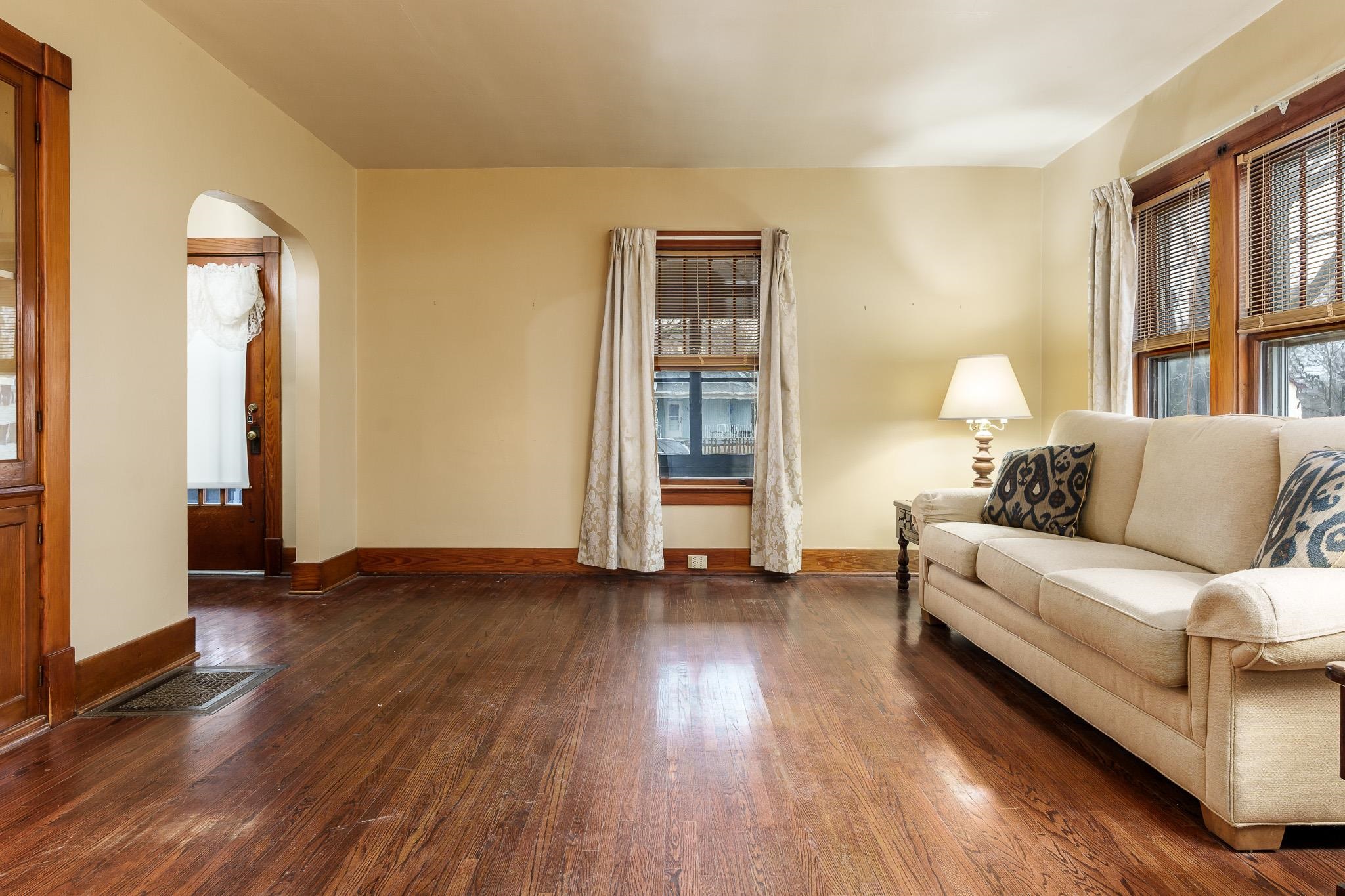 Belvidere, Illinois 61008, United States, 3 Bedrooms Bedrooms, ,1 BathroomBathrooms,Residential,Pending,83610