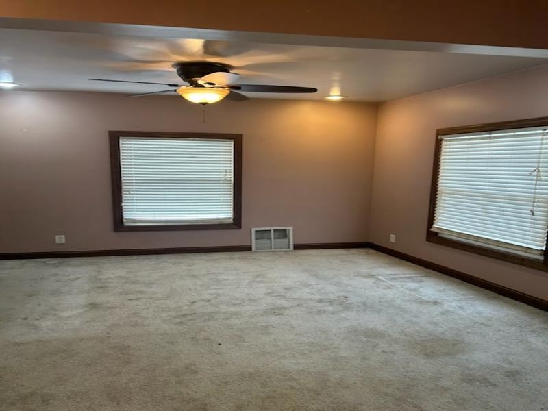 Rockford, Illinois 61102, United States, 5 Bedrooms Bedrooms, ,2 BathroomsBathrooms,Residential,Active,253411