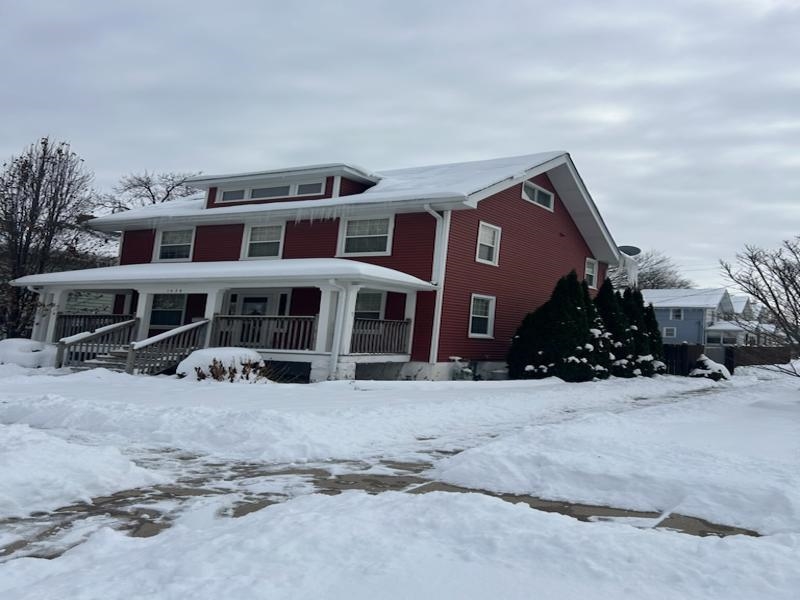 Rockford, Illinois 61102, United States, 5 Bedrooms Bedrooms, ,2 BathroomsBathrooms,Residential,Active,253411