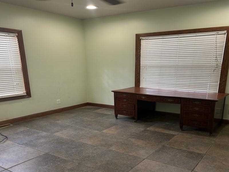 Rockford, Illinois 61102, United States, 5 Bedrooms Bedrooms, ,2 BathroomsBathrooms,Residential,Active,253411