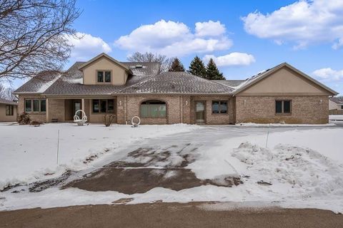 Homes For Sale - 5517 Winners Circle<br/> CALEDONIA, IL 61011