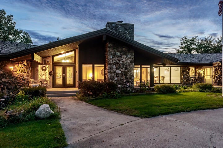 Photo 1 of 70 — 8600 Summerset Drive, BELVIDERE, IL 61008
