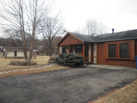 Homes For Sale - 105 E Oakwood Drive<br/> BYRON, IL 61010