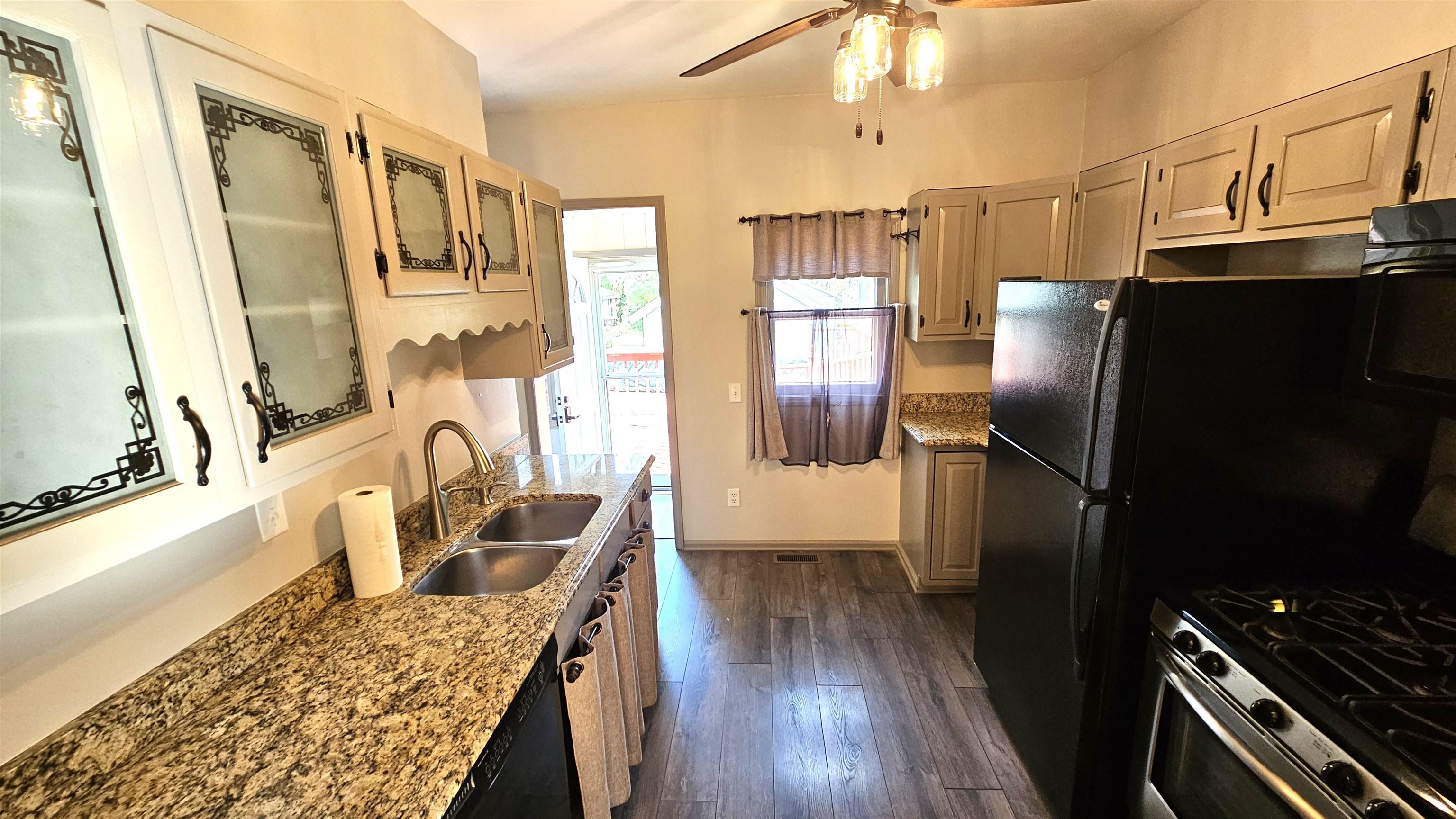 Rockford, Illinois 61107, United States, 3 Bedrooms Bedrooms, ,2 BathroomsBathrooms,Residential,Active,227454